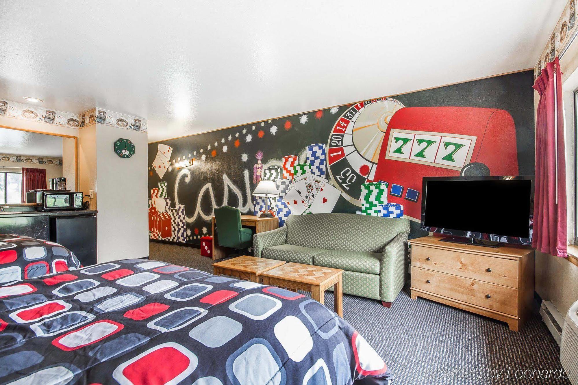 Hotel Rodeway & East